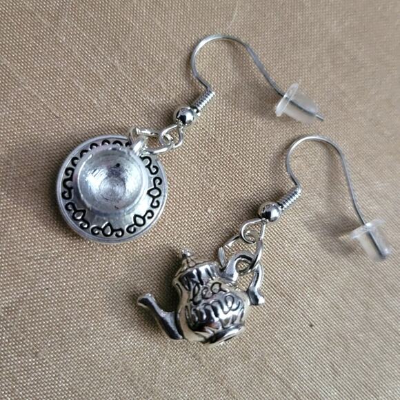 "Tea Time" mismatch tea cup & kettle earrings - Picture 1 of 3